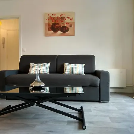 Budget Apart With Balcony And Great View Saint-Denis  Extérieur photo