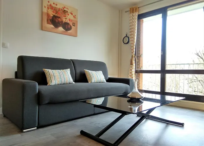 Budget Apart With Balcony And Great View