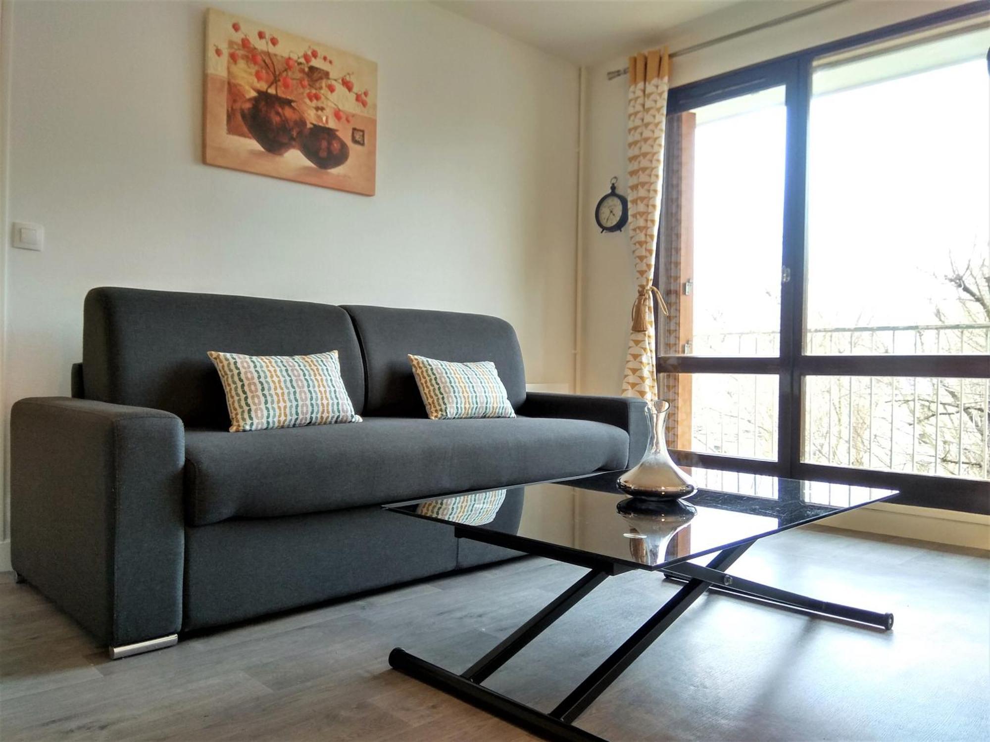 Budget With Balcony And Great View Apartment Saint-Denis (Seine-Saint-Denis)