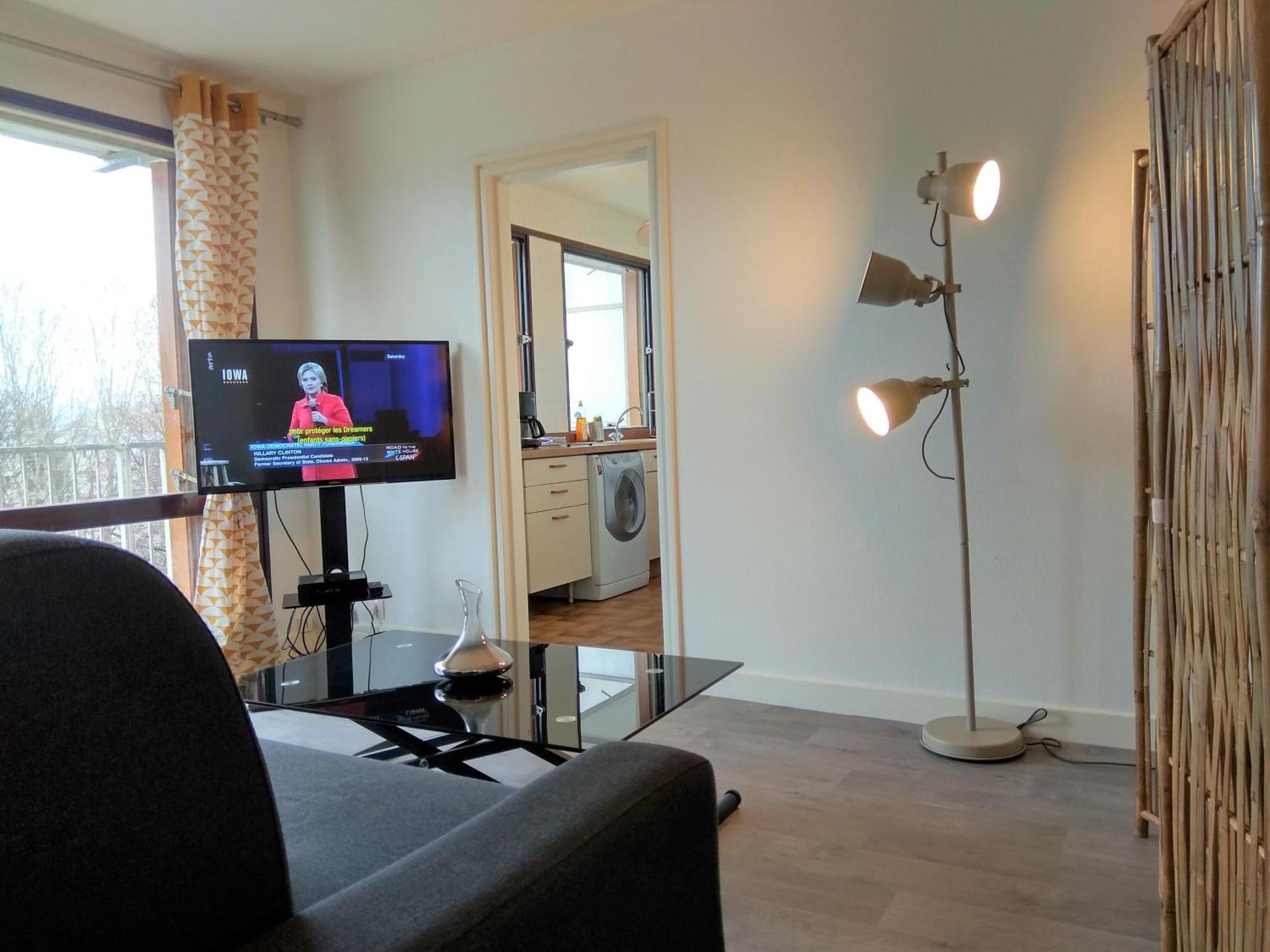 Budget With Balcony And Great View *