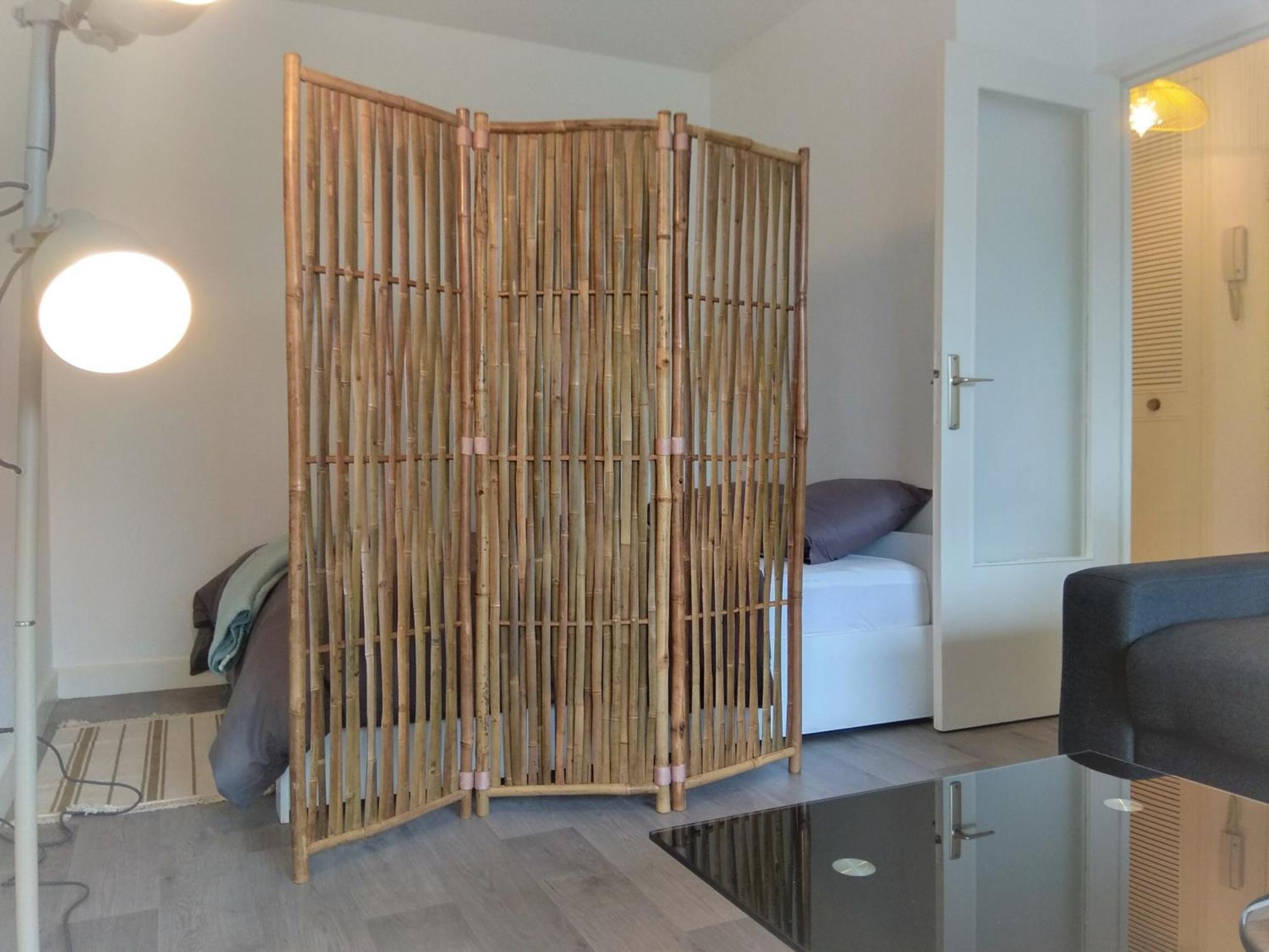 Budget With Balcony And Great View * Saint-Denis (Seine-Saint-Denis)